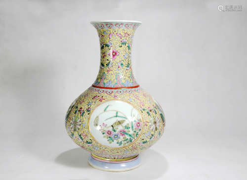 Chinese Famille Rose Flower Pattern Porcelain Bottle
