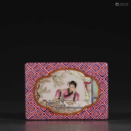 Chinese Qing Dynasty Qianlong Period Famille Rose Porcelain Paperweight
