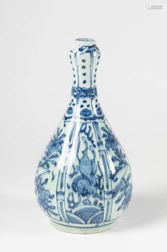 CHINA Piriform porcelain vase with blue white comp…