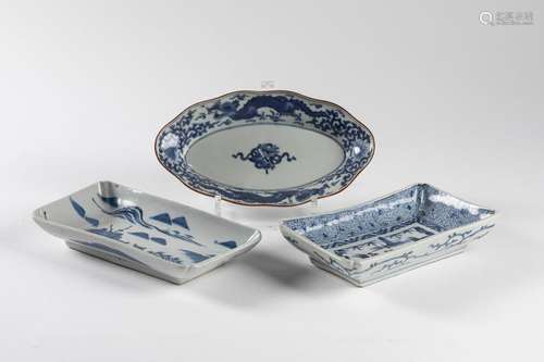 CHINA Suite of three blue white decorated porcelai…