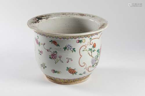 CHINA CACHE POT in porcelain and enamels of the Pi…