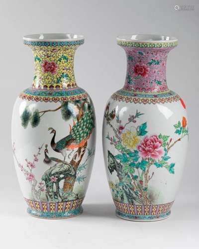 CHINA Two ovoid porcelain VASES with polychrome de…