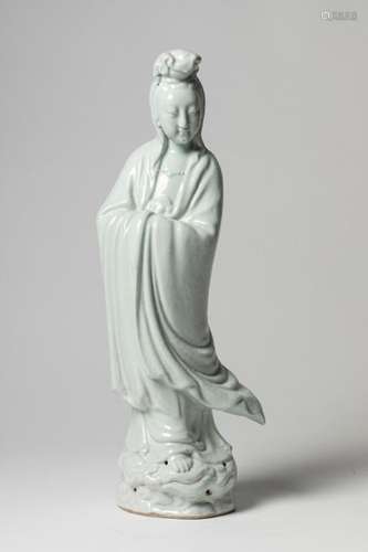 CHINA GUANYIN in white Chinese porcelain. H. 45,5 …