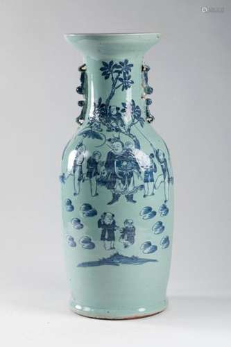 CHINA Porcelain vase with blue white decoration of…