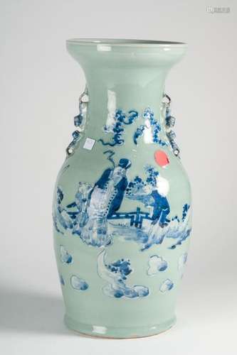 CHINA Porcelain vase with blue white decoration on…