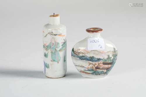 CHINA Two porcelain TABATIÈRES with polychrome dec…