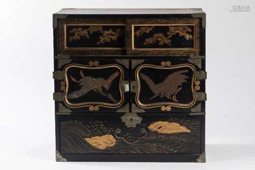 JAPAN Wooden CABINET decorated in gold lacquer on …