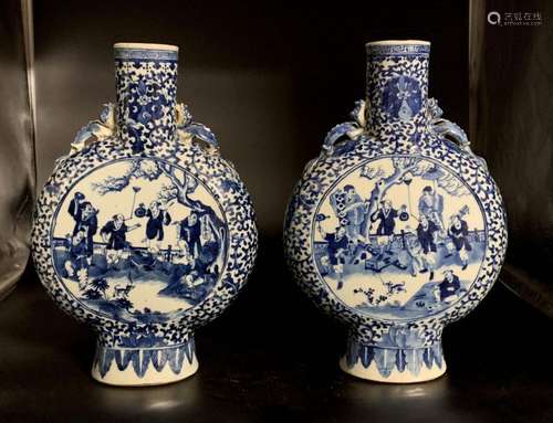 CHINA Pair of porcelain VASES gourds with blue whi…