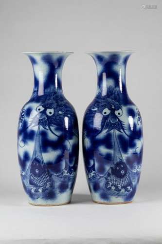 CHINA Pair of porcelain VASES decorated in monochr…