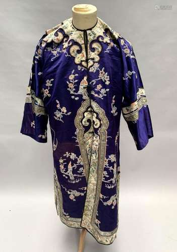 CHINA Silk TUNIC with polychrome embroidery of cha…