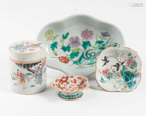 CHINA Porcelain set with polychrome decoration inc…