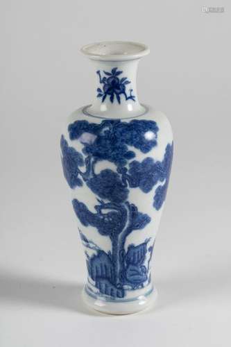 CHINA Small porcelain baluster VASE with blue whit…