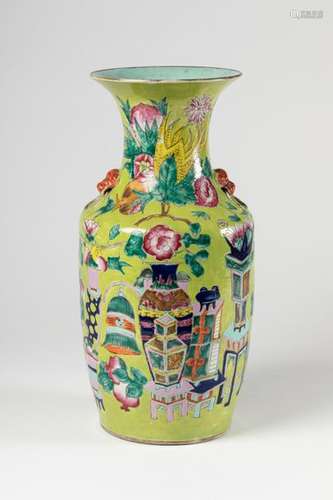 CHINA Porcelain vase with polychrome decoration of…