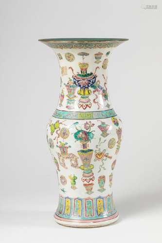 CHINA Porcelain baluster vase with polychrome deco…