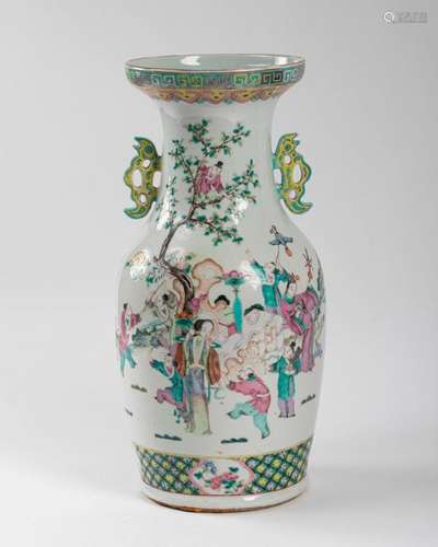 CHINA Porcelain vase decorated with enamels of the…