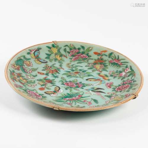 CHINA, Canton Porcelain plate with butterflies amo…