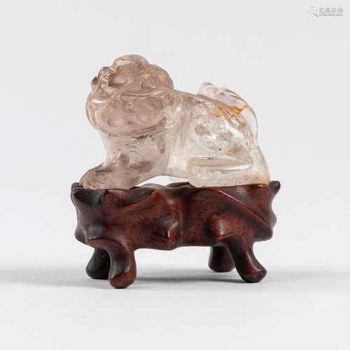 CHINA Little Fô Dog in carved rock crystal. 3,5 x …