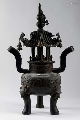 CHINA BURNER PARFUM tripod in the shape of a pagod…