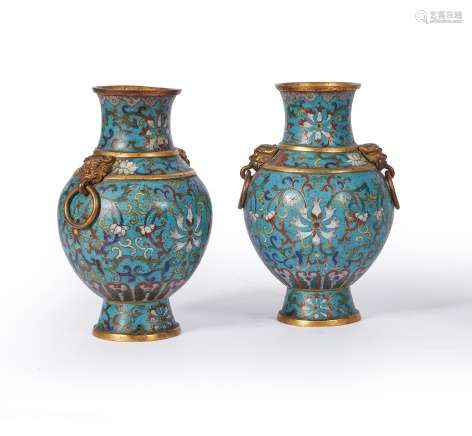 CHINE XIXe siècle. Paire de vases balustres en bro…