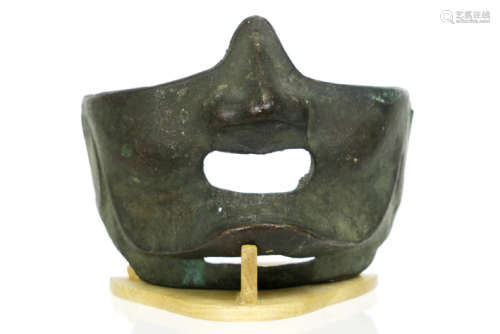 Japanese Sengkuku style lower jaw mask in bronze - - Japans onderkaakmasker in [...]