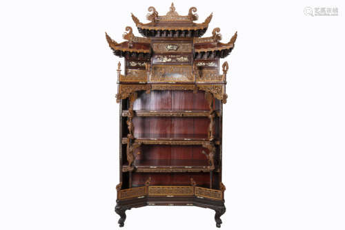 antique Chinese Qing dynasty cabinet in richly sculpted wood with ivory inlay - - [...]