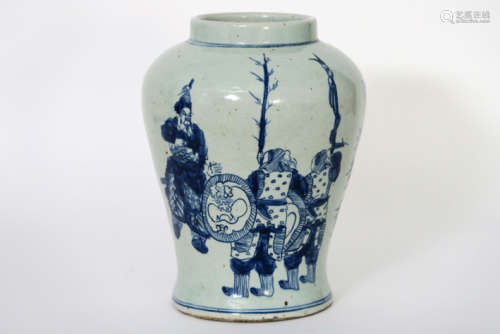 Chinese vase in porcelain with blue-white decor with warrior and scriptures - - [...]