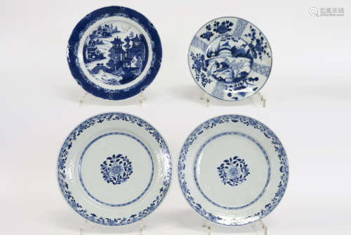 four 18th Cent. Chinese plates (one pair) in porcelain with blue-white decor - - [...]