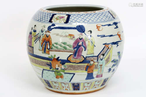 Chinese jardinier in porcelain with a polychrome figures decor - - Vrij grote [...]