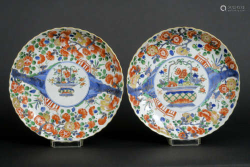 pair of 17th/18th Cent. Chinese Kang Xi dishes in porcelain with Famille Verte decor [...]