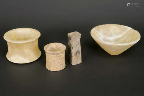 Ancient Egyptian 19th Dynasty tomb find : four alabaster ustensils - - OUD EGYPTE [...]