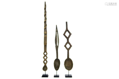 three Ethiopian spoons in wood with nice usage patina and with typical grip with [...]