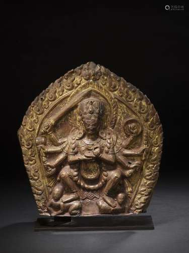 Chamunda Cuivre repoussé et doré Népal, XIV XVe si…