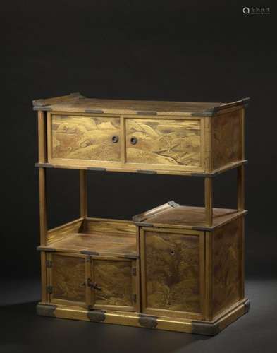 JAPON Epoque MEIJI (1868 1912) Cabinet coiffé d'un…