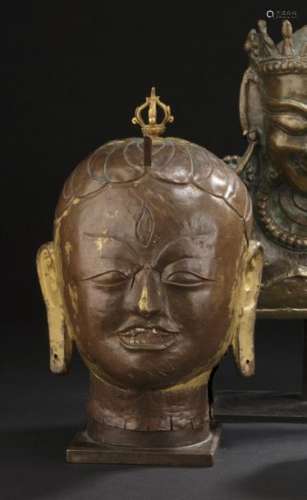 Tête de Dakini Cuivre repoussé et doré Népal, XIXe…