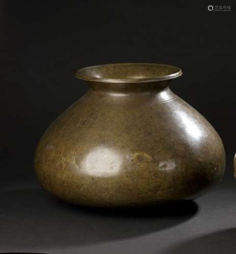 Grand Lota Bronze ou fonte de laiton Inde, XVIIIe …