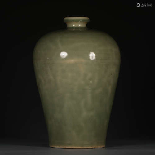 A Porcelain Green Glazed Meiping Vase With Mark