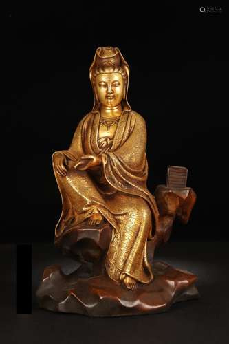 A Gilt Bronze Guanyin Ornament