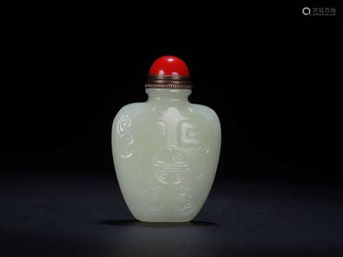 A Hetian Jade Snuff Bottle