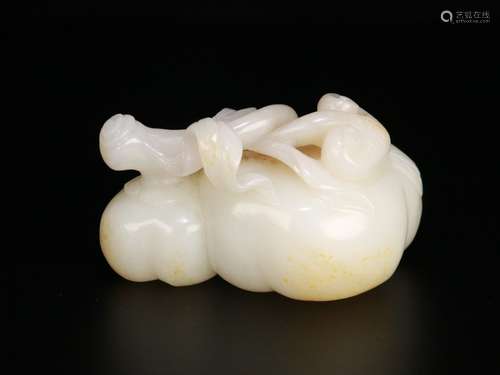 A Hetian Jade Ornament