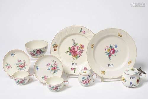 Lot de sept porcelaines polychromes de Tournai et …