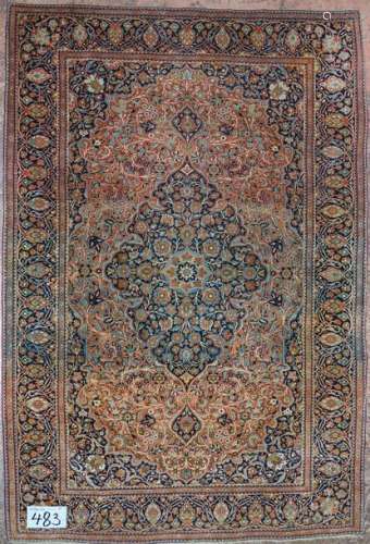 Carpette Ispahan (?) en laine et soie (?) à décor …