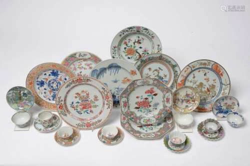 Lot de porcelaines polychromes de Chine comprenant…