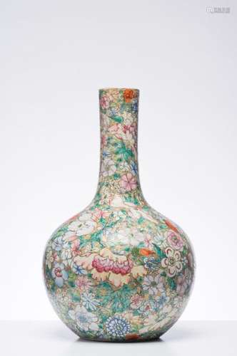 CHINE XXème siècle. Vase Tianquping en porcelaine …