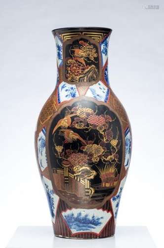 JAPON XIXème siècle, ère MEIJI. Vase balustre en p…