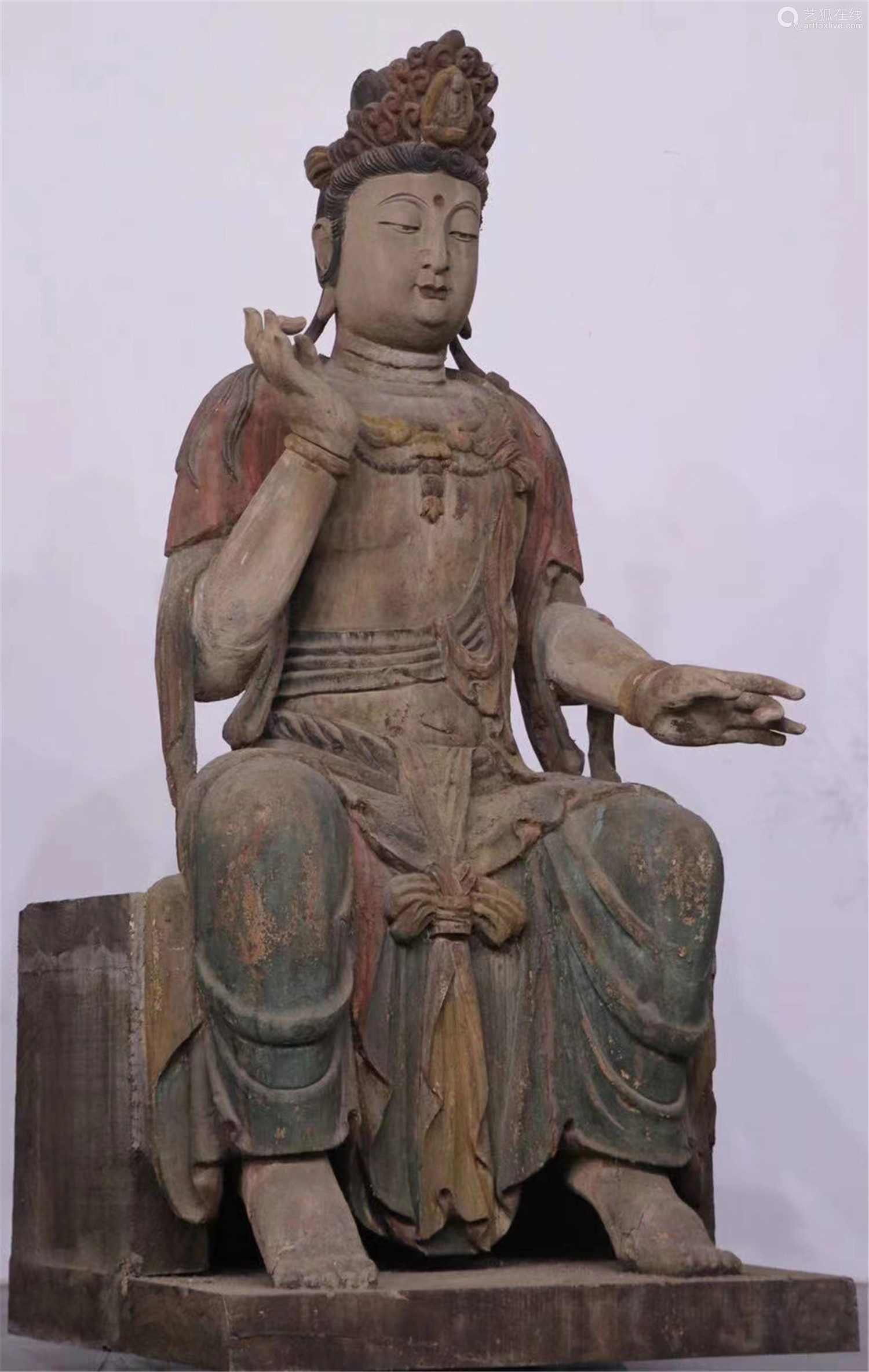 carved wooden bodhisattva 木雕觀音菩薩坐像