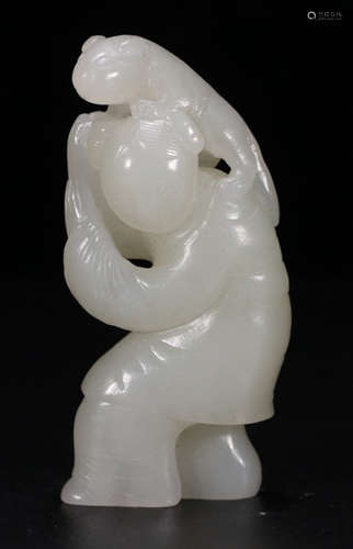 A HETIAN JADE CARVED CHILD SHAPE STATUE PENDANT