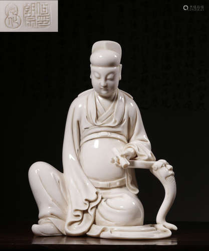 A DEHUA YAO GLAZE BUDDHA SHAPE STATUE