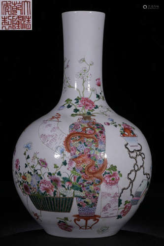 A FAMILLE ROSE GLAZE FLOWER PATTERN TIANQIU VASE