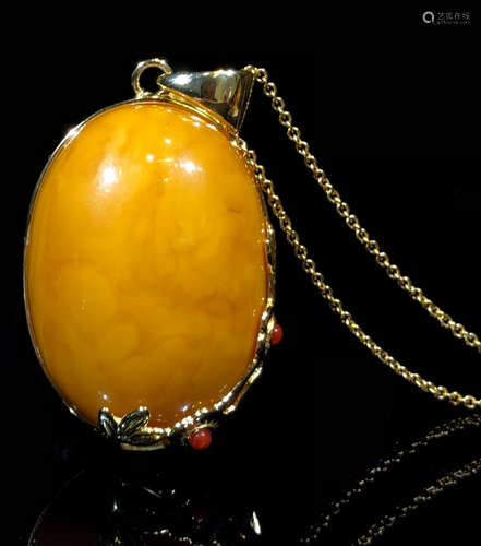 A GILT SILVER WITH RED CORAL&BEESWAX PENDANT