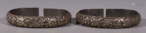 PAIR OF SILVER CASTED BUTTERFLY PATTERN BANGLES